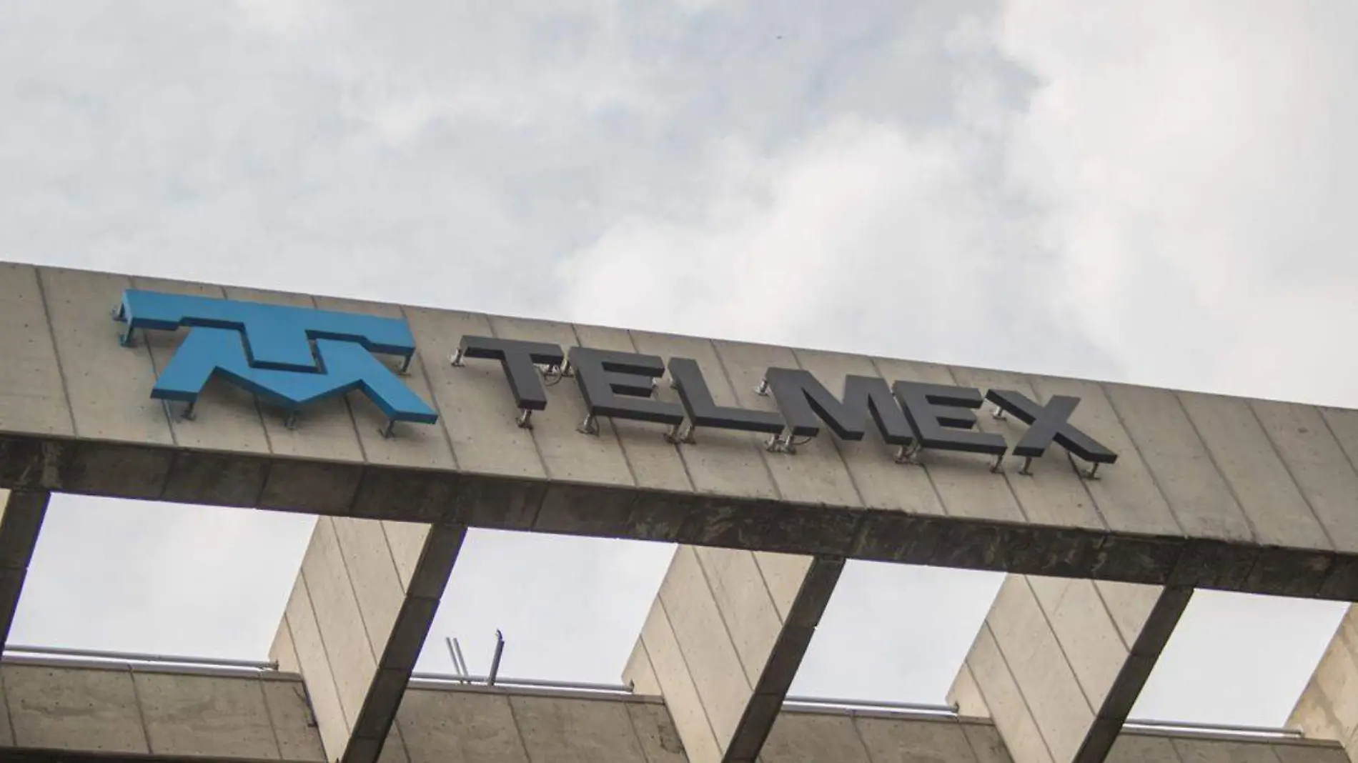 La empresa Teléfonos de México (Telmex) ha perdido hasta el 40 por ciento de sus clientes en el estado de Puebla